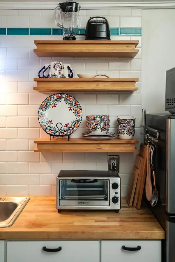 Secluded Patio Cottage Right By All The Action Portland 0*,  United States